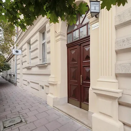 Perla Starego Miasta Kamienica Czapskich By Renters Cracovia
