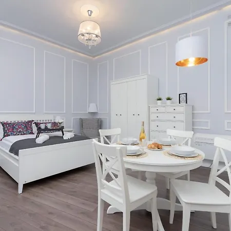 Perla Starego Miasta Kamienica Czapskich By Renters Lägenhet