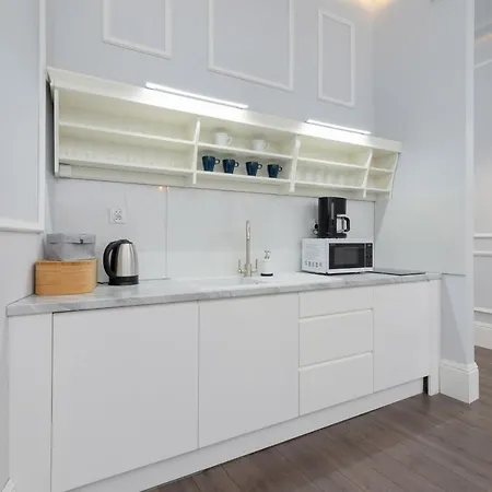 Perla Starego Miasta Kamienica Czapskich By Renters *